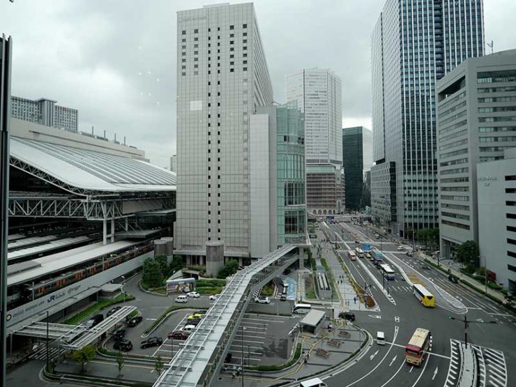 会場フロアの窓からの景色