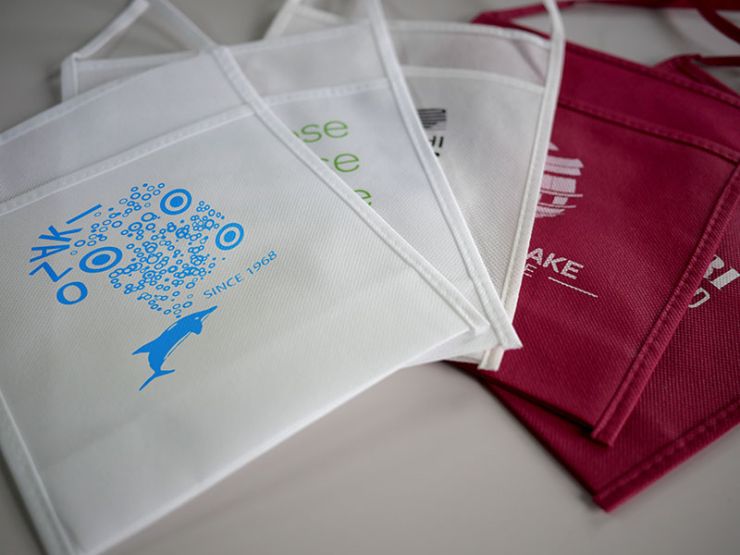 既製品不織布ワイングラスホルダー